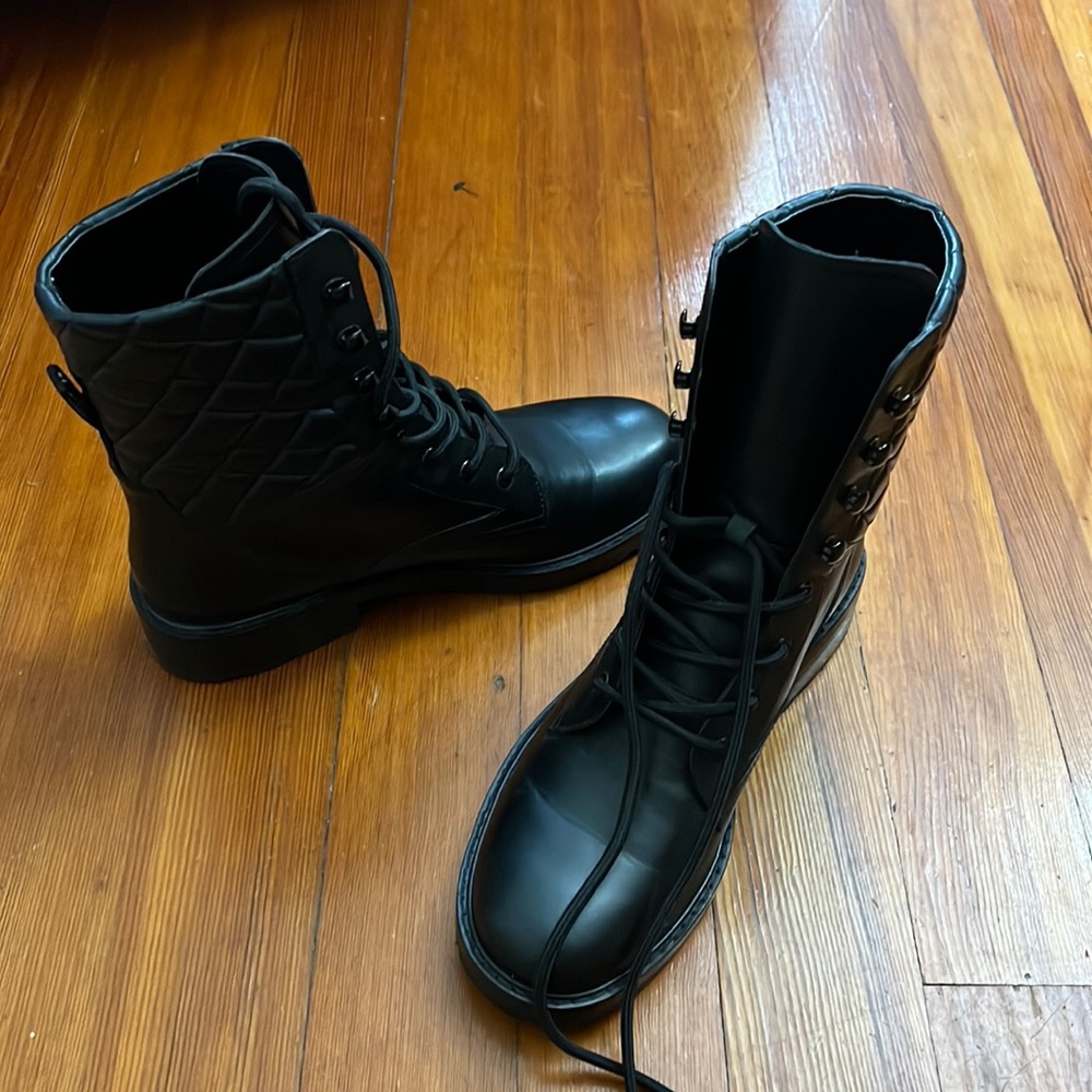Karl lagerfeld boots!!
